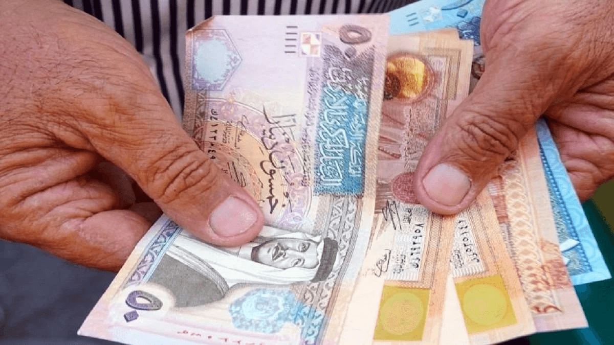وجّه رئيس الوزراء الدكتور جعفر حسان بصرف زيادة شهرية مقدارها 30 دينارا