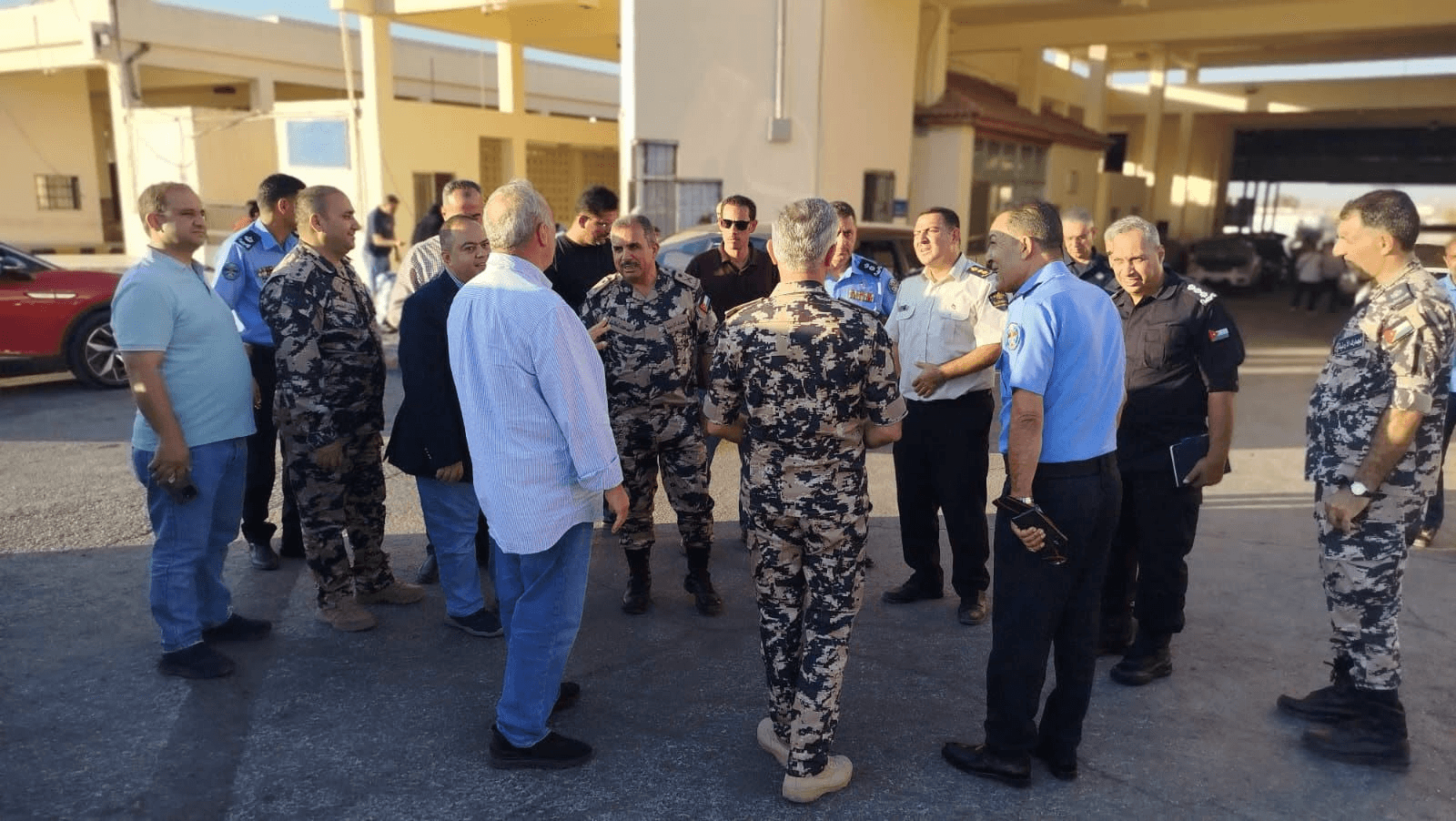 بزيارة مفاجئة.. "الجمارك" توجه بخطط طوارئ لإنهاء أزمة الشحن في "حدود ج