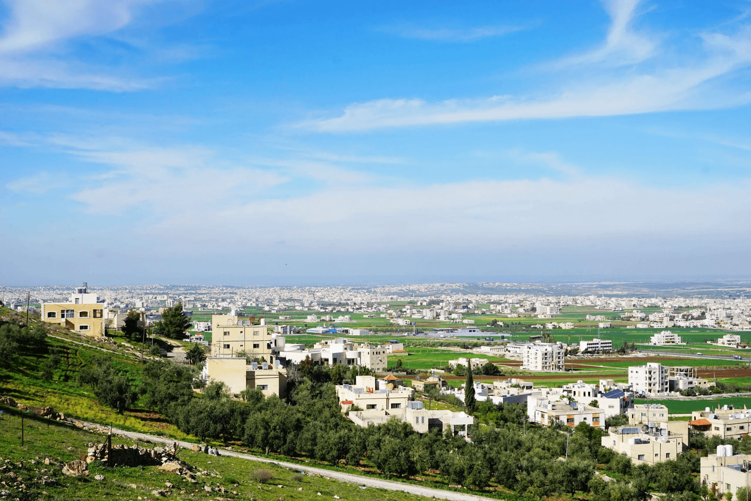 الدار - تبقى الأجواء مشمسـة ومعتدلة الحرارة في أغلب المناطق، الأربعاء،