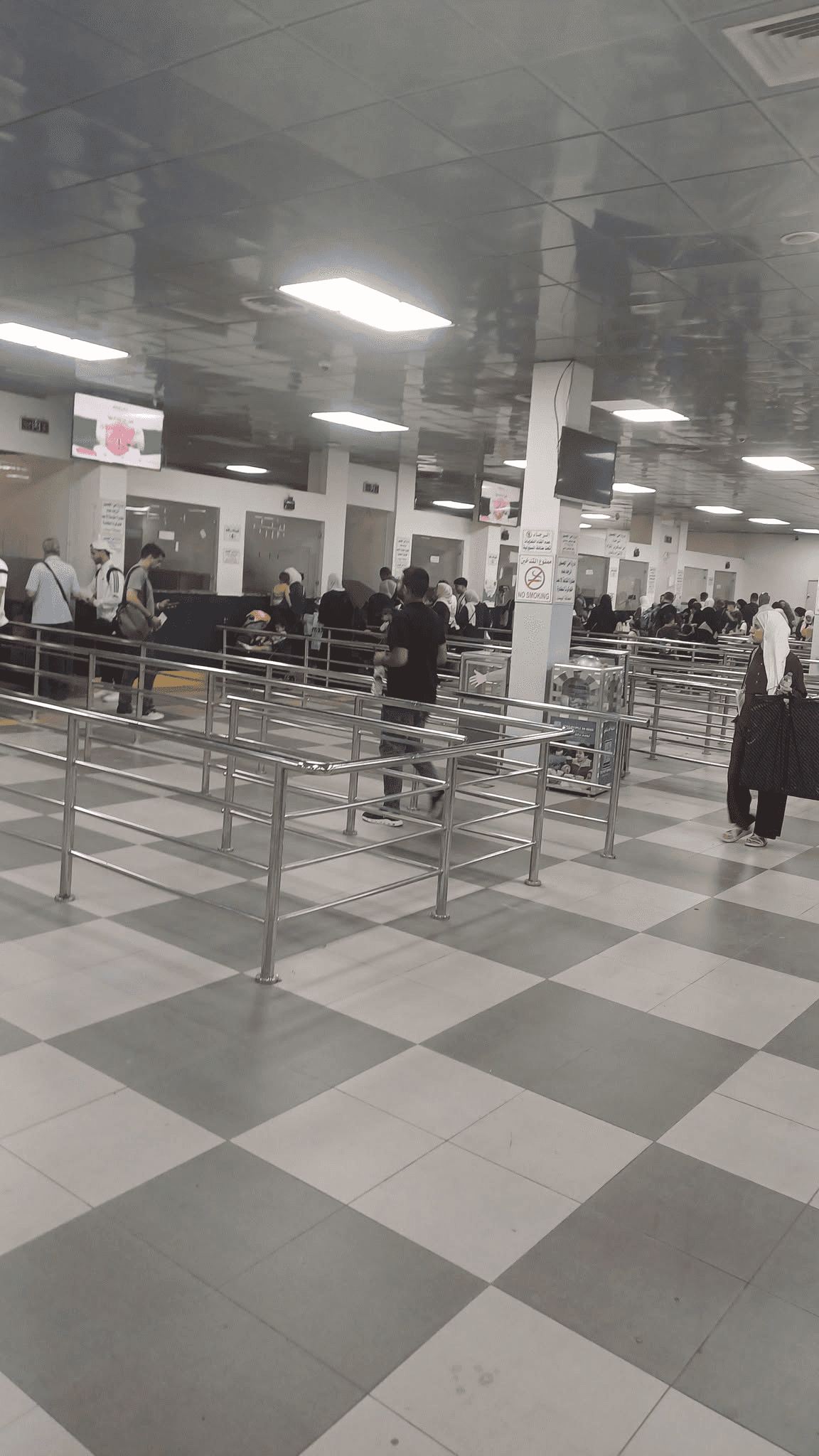 الدار -  مقال ماهرابوطير - سافرت مرة إلى فلسطين، والرحلة استمرت 10 دقا