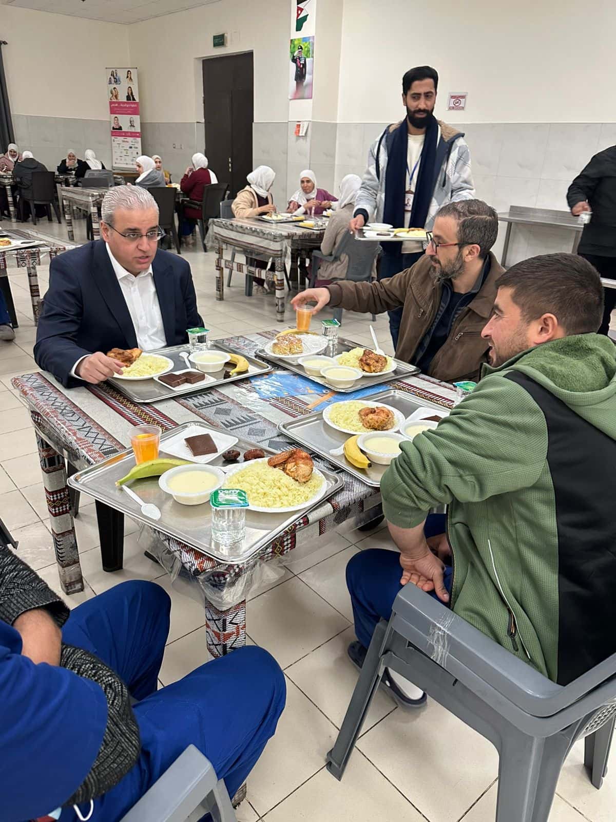 قام وزير الصحة الدكتور إبراهيم البدور بزيارة مفاجئة إلى كفتيريا مستشفى