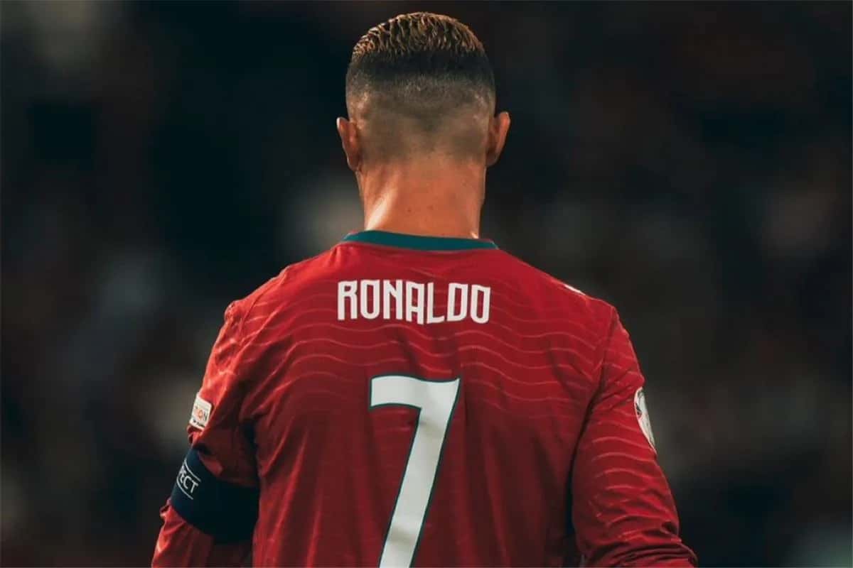 أشاد كريستيانو رونالدو قائد منتخب البرتغال الأربعاء، بغريمه التاريخي ل
