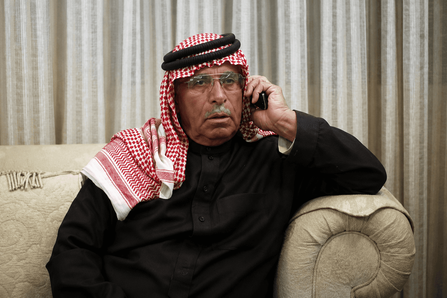 كشف مصدر مقرب من عائلة الحاج صافي الكساسبة، والد الشهيد الطيار معاذ ال