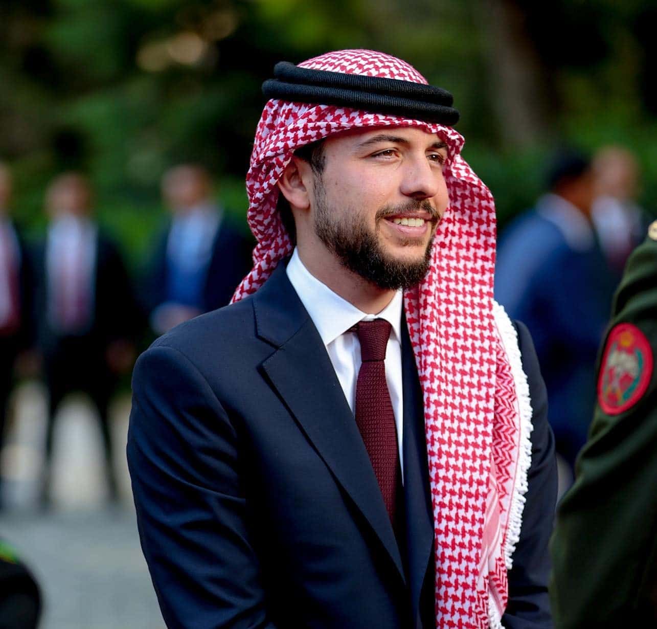 هنأ ولي العهد الأمير الحسين بن عبدالله الثاني، بطلي الملاكمة زياد عشيش