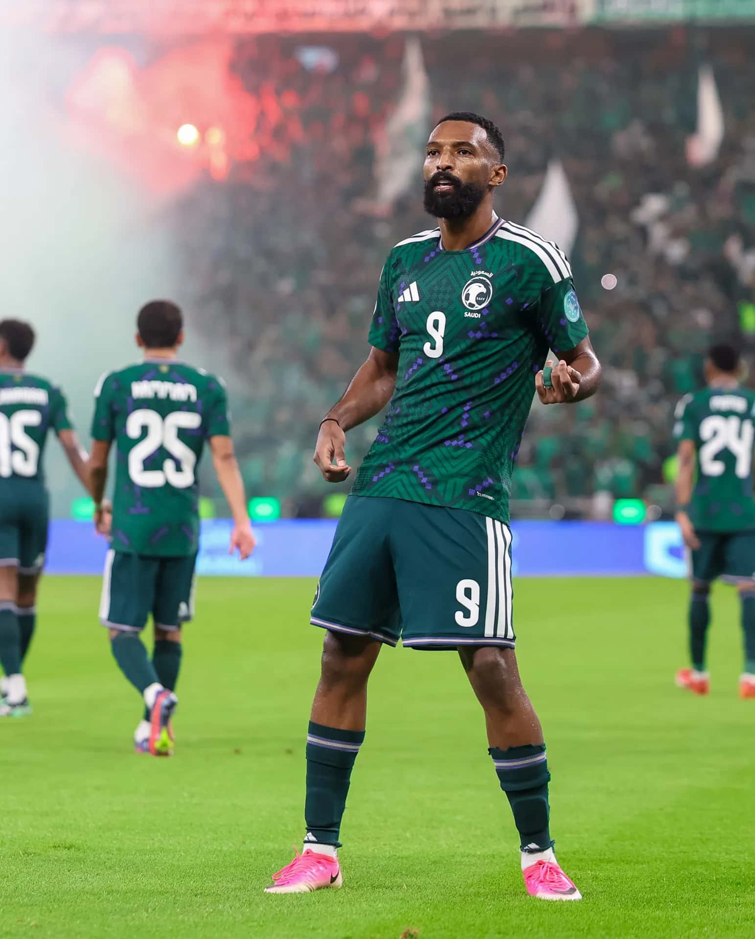 الدار - تُوج المنتخب السعودي بلقب كأس الخليج العربي "خليجي 27" للمرة ا