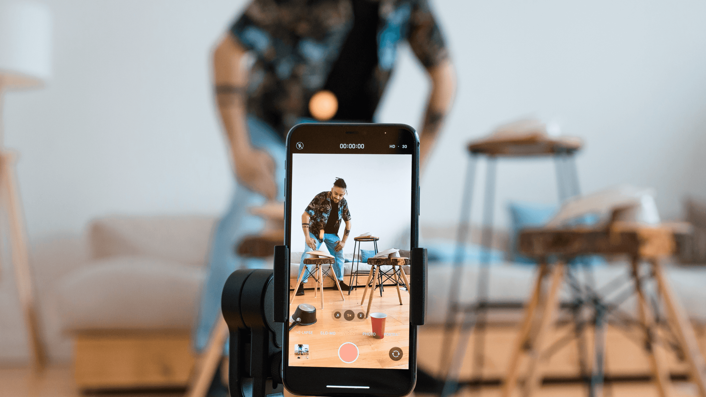 الدار -  علي خلف - في قصة تعكس تحولات قاسية في مصادر الدخل، يروي مواطن