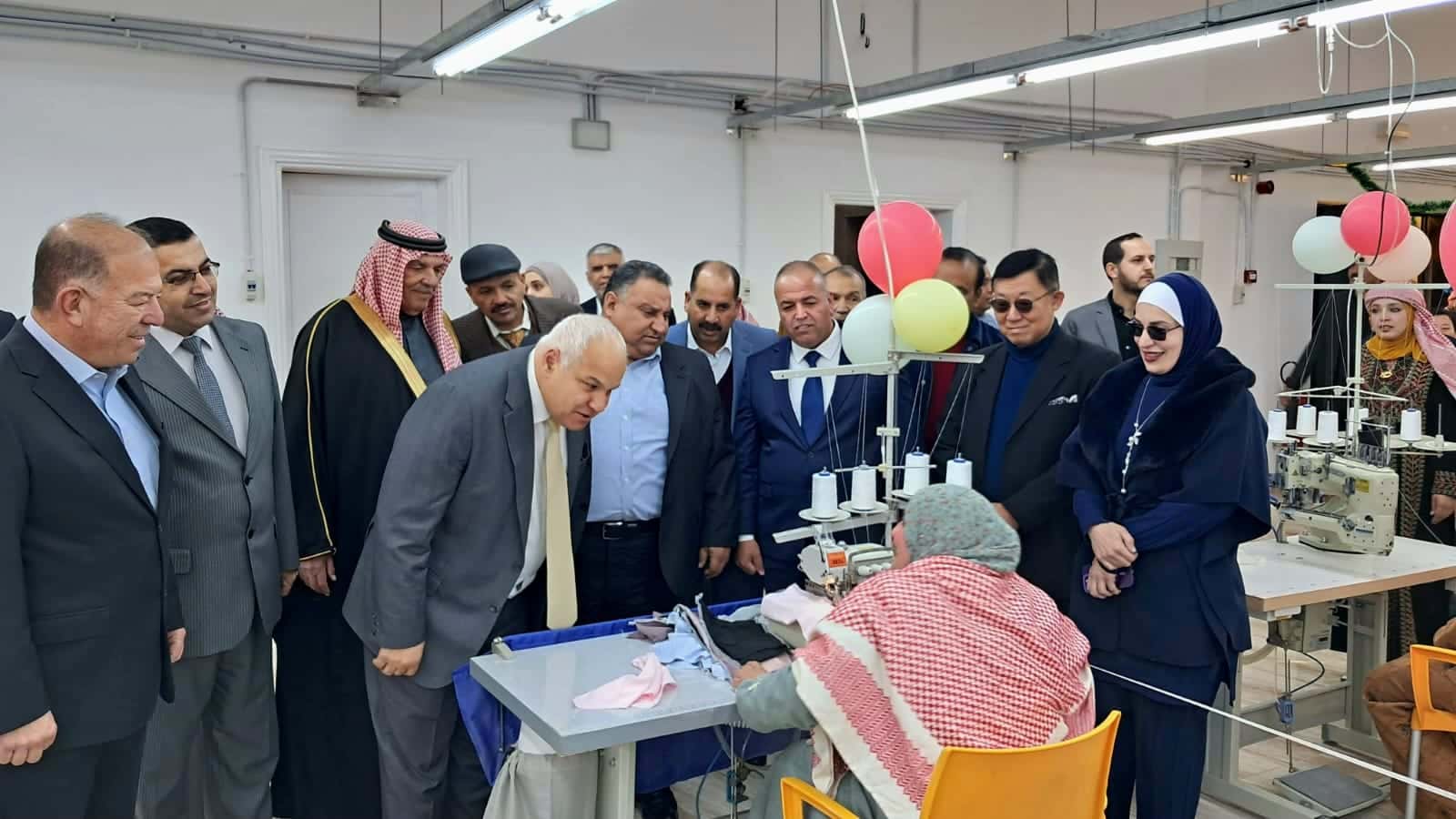 الدار -  افتتح وزير العمل الدكتور خالد البكار اليوم الأحد فرع إنتاجي ج