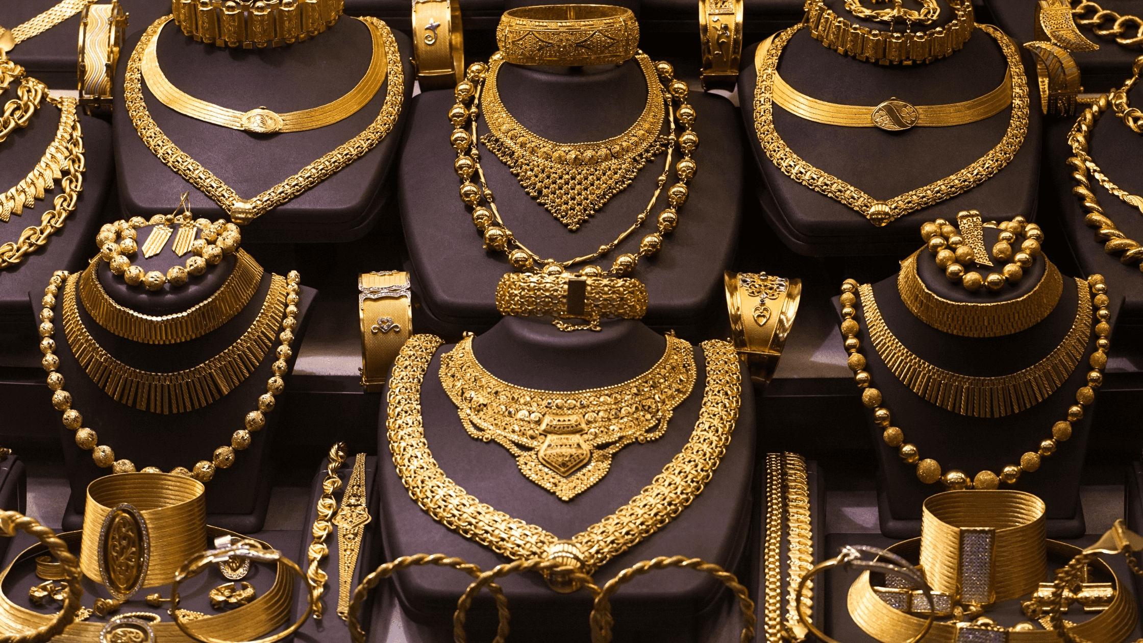 الدار -  ارتفعت أسعار الذهب في السوق المحلية، مساء الاثنين، وفق التسعي