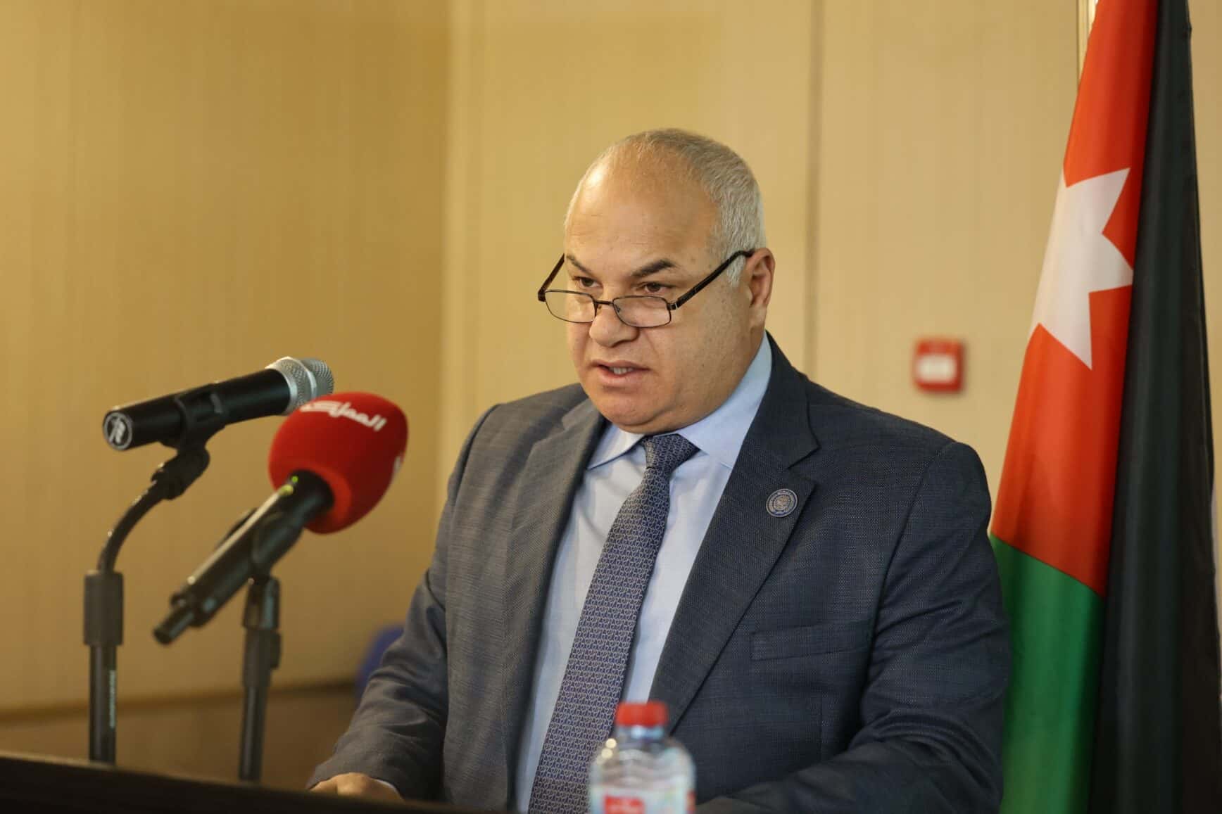 الدار -  أكد وزير العمل خالد البكار أن الحكومة تنظر باهتمام إلى المقتر