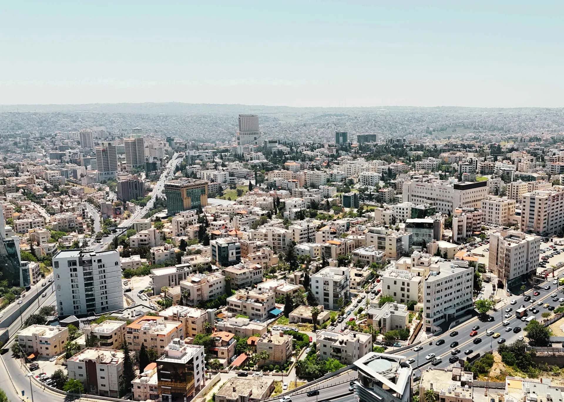 الدار -  يكون الطقس اليوم الأحد لطيف الحرارة في أغلب مناطق المملكة، وم
