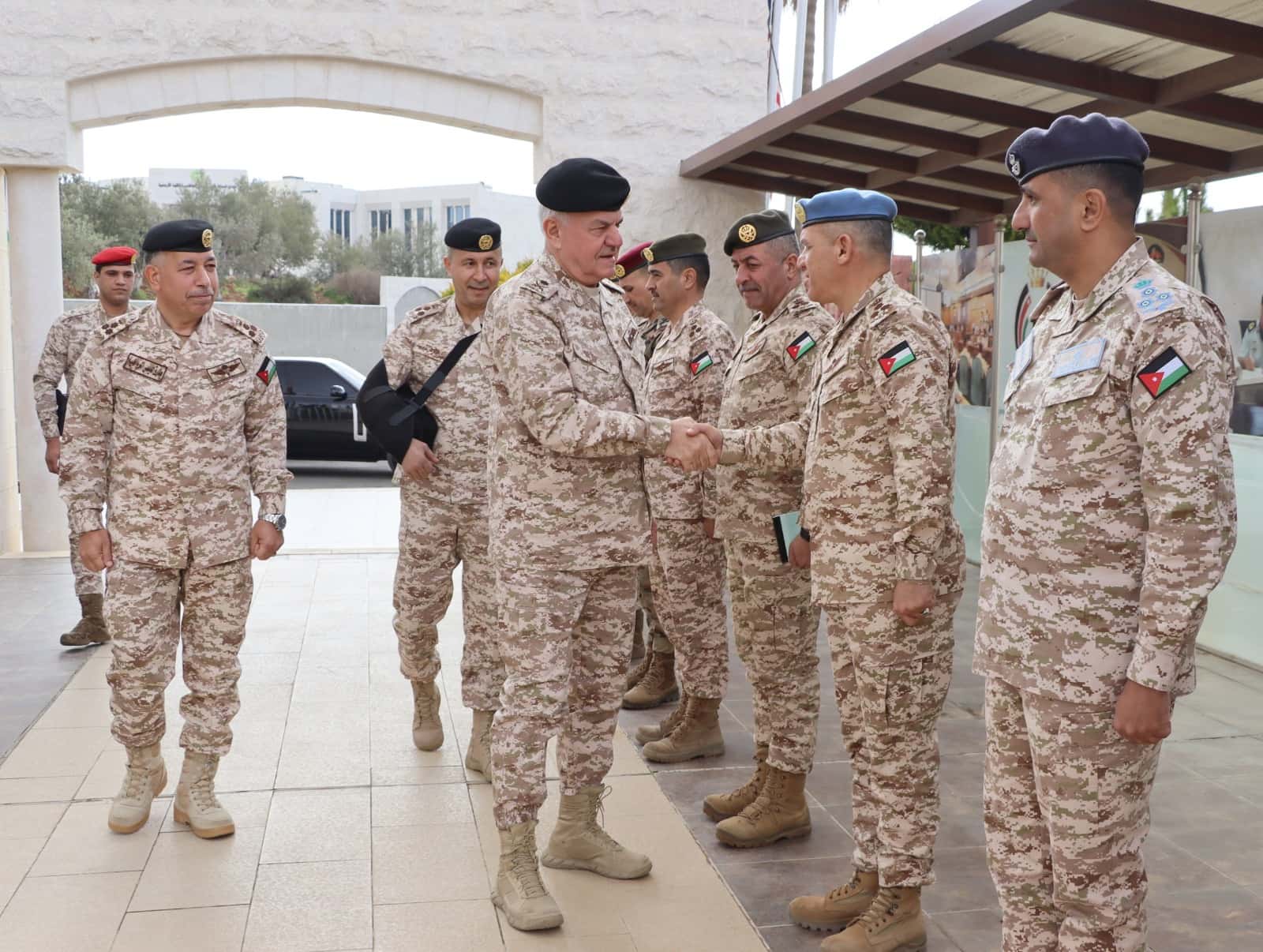 الدار -  زار رئيس هيئة الأركان المشتركة اللواء الركن يوسف أحمد الحنيطي