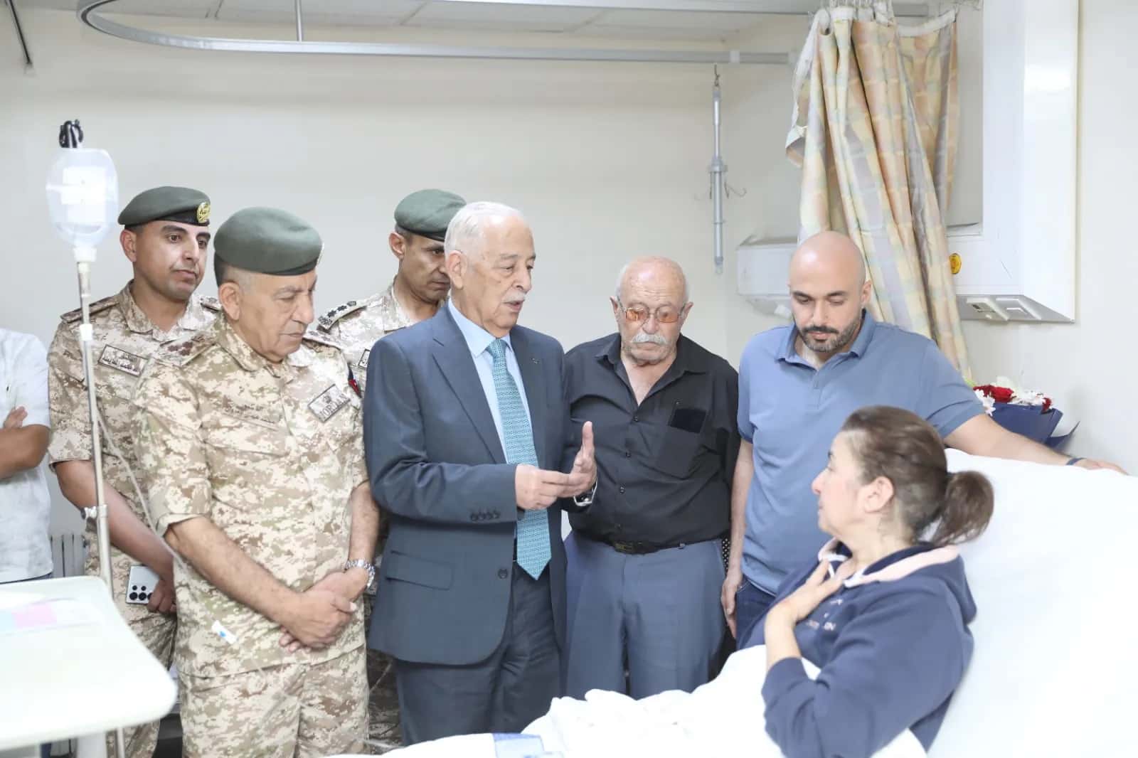 تابع رئيس الديوان الملكي الهاشمي يوسف حسن العيسوي، بتوجيهات ملكية، الأ