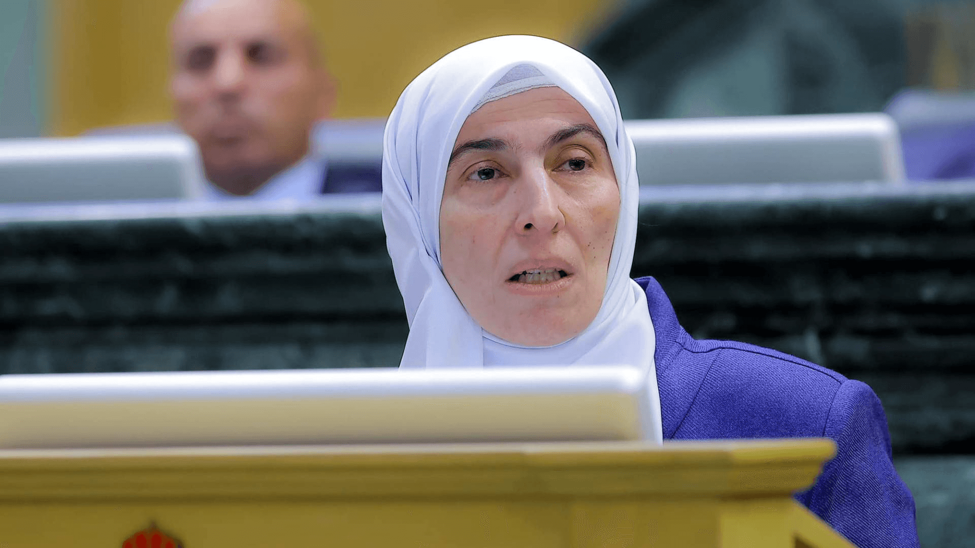 يظن البعض أن اللغة مجرد أداة نتخاطب بها لنقل أفكارنا ومشاعرنا، وقد نحس