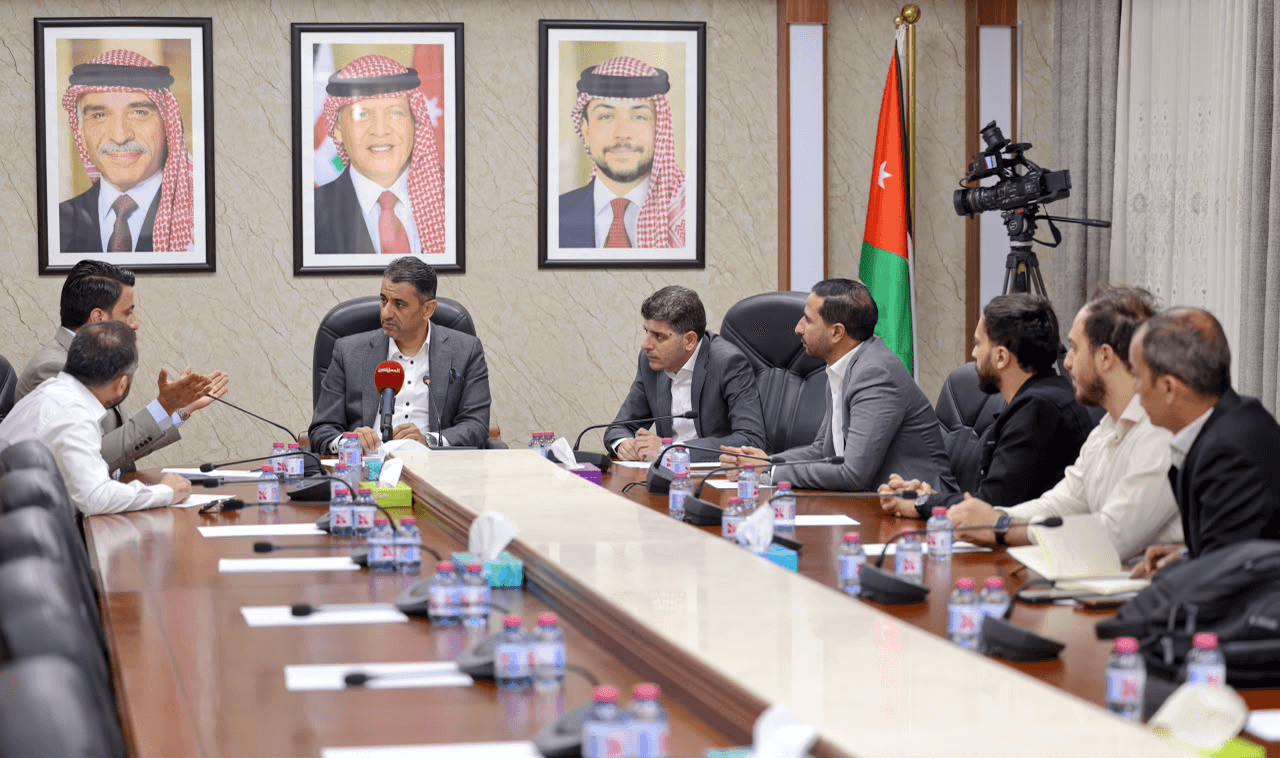 الدار - التقى رئيس لجنة الاقتصاد والاستثمار النيابية، النائب خالد أبو