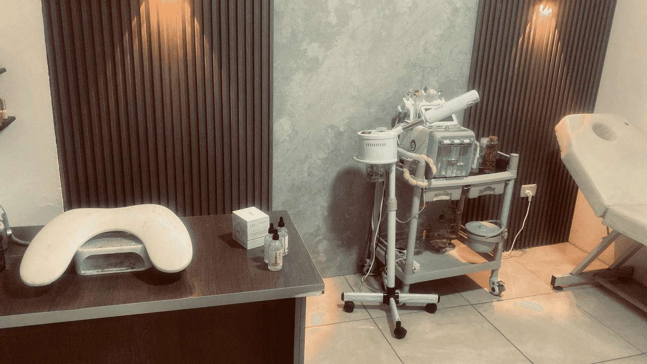 الدار -  ضبطت كوادر المؤسسة العامة للغذاء والدواء عيادة تجميل غير مرخص