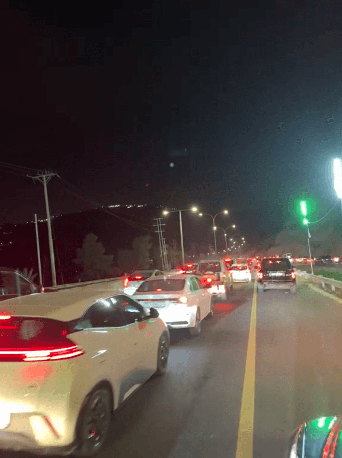 طريق إربد - عمان تزدحم نتيجة عودة المتنزهين من محافظات الشمال