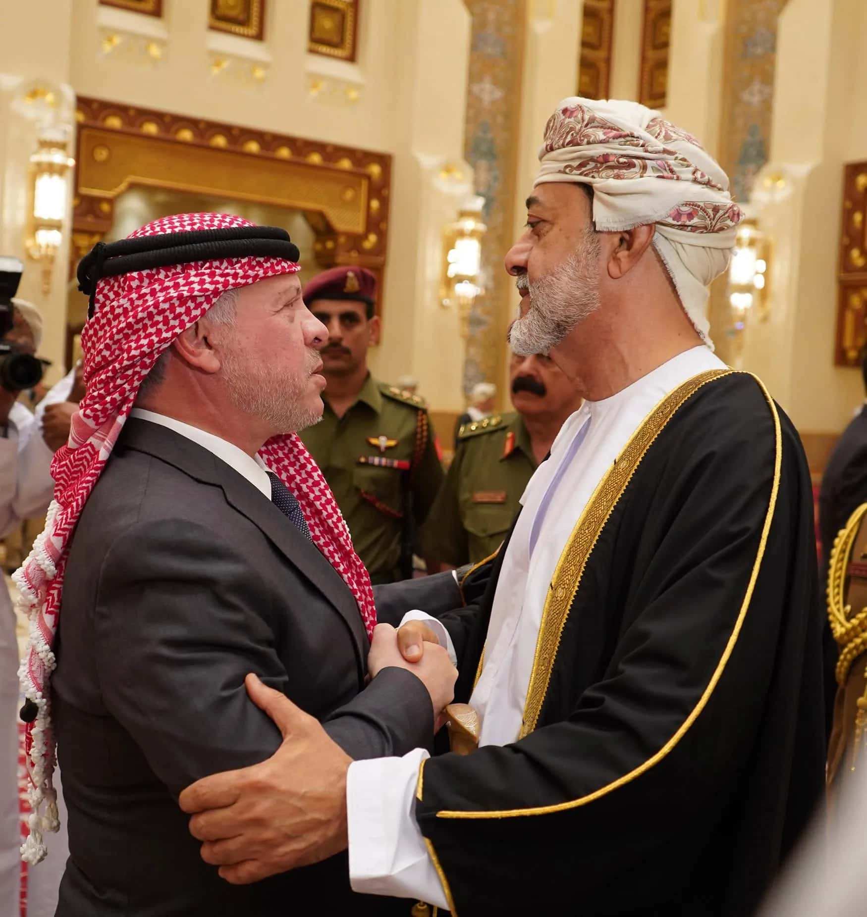 الدار - تلقى جلالة الملك عبدالله الثاني، اليوم الاثنين، اتصالات هاتفيا