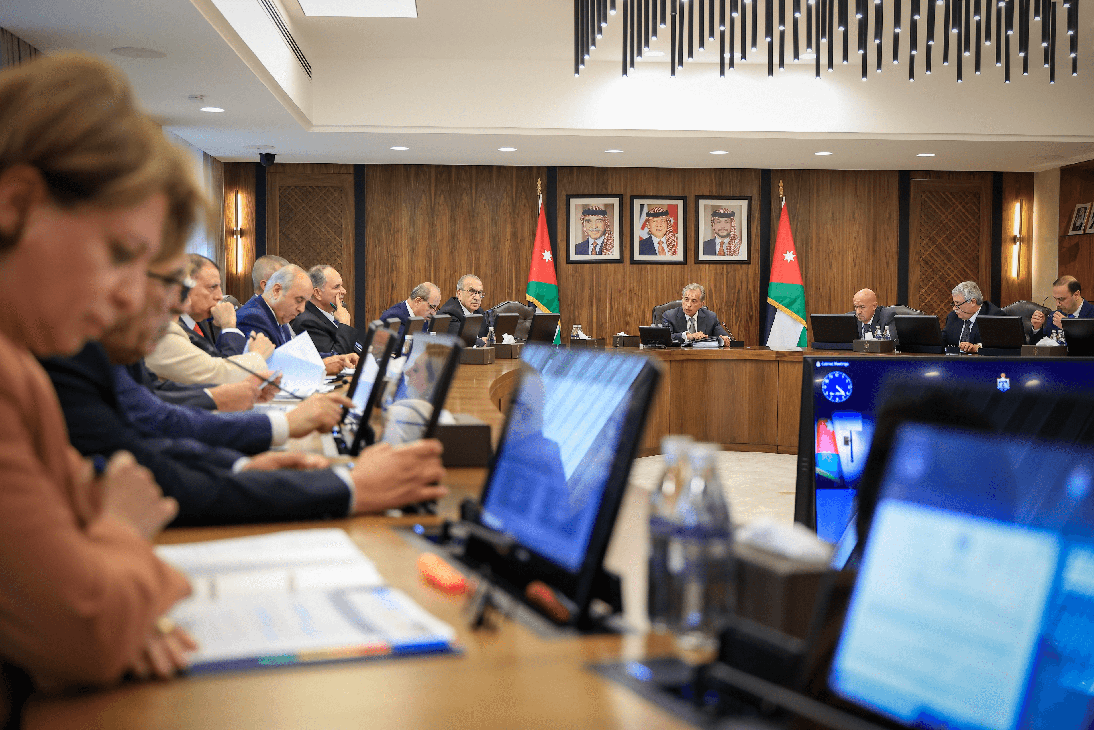 الدار - يعقد مجلس الوزراء جلسة اليوم الأحد في محافظة إربد، وذلك في إطا