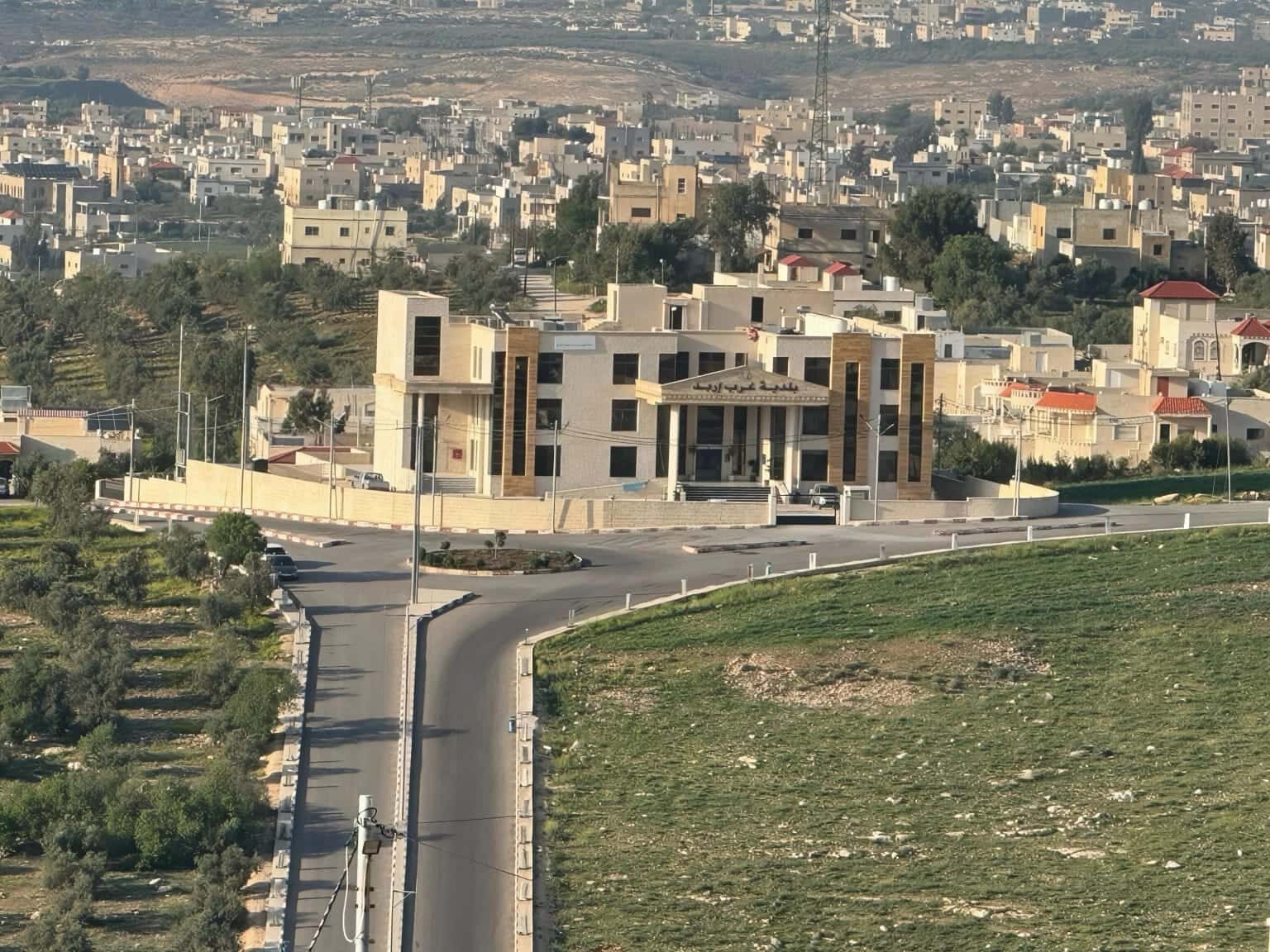 الدار - أعلنت بلدية غرب إربد عن إطلاق دراسة شاملة لاحتياجات المجتمع ال