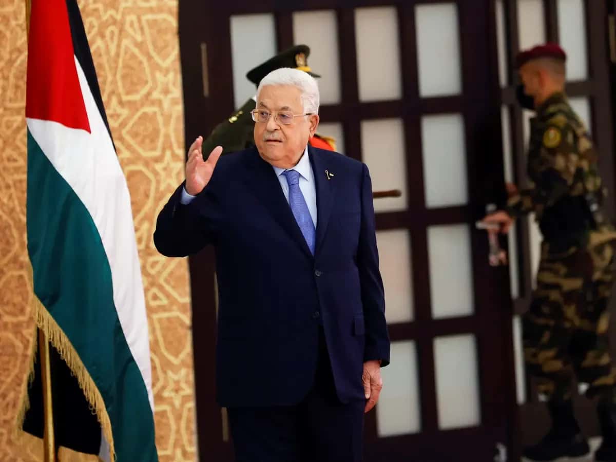 أصدر الرئيس الفلسطيني محمود عباس، السبت، مرسوما رئاسيا يدعو إلى إجراء