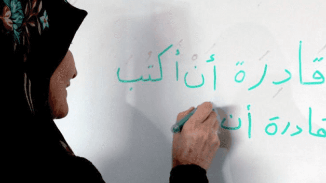 أظهرت بيانات دائرة الإحصاءات العامة انخفاض معدل الأمية بين الإناث الأر