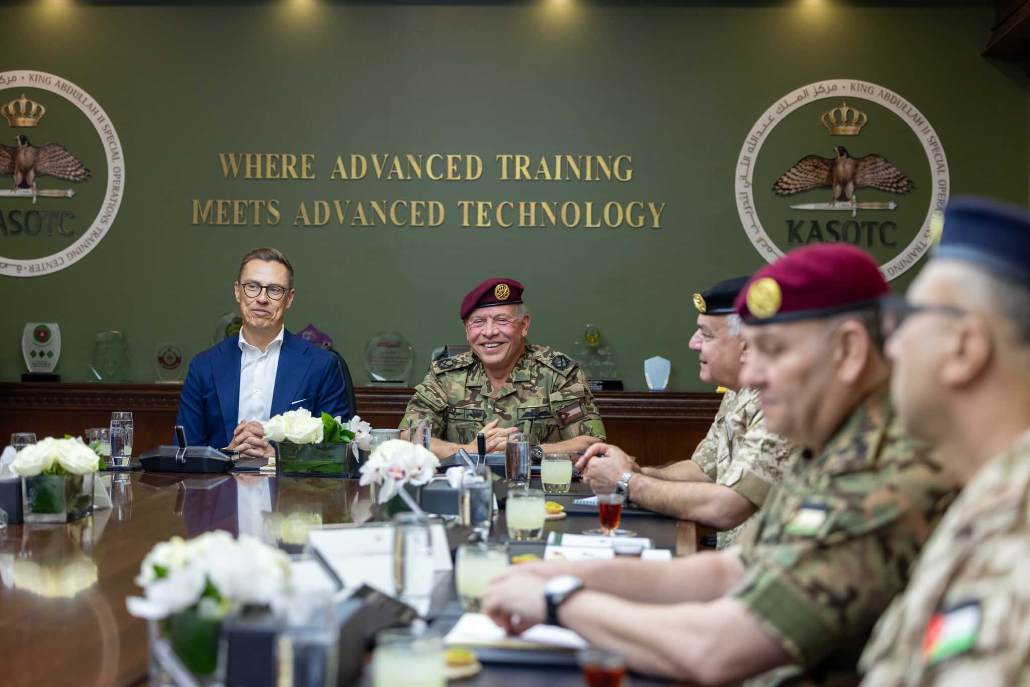 تابع جلالة الملك عبدﷲ الثاني، القائد الأعلى للقوات المسلحة، والرئيس ال