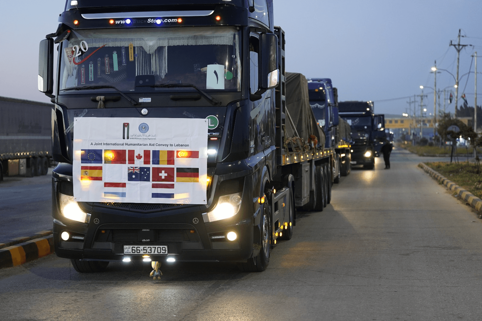 الدار - انطلقت، اليوم الخميس، من الأردن قافلة مساعدات إنسانية دولية مش