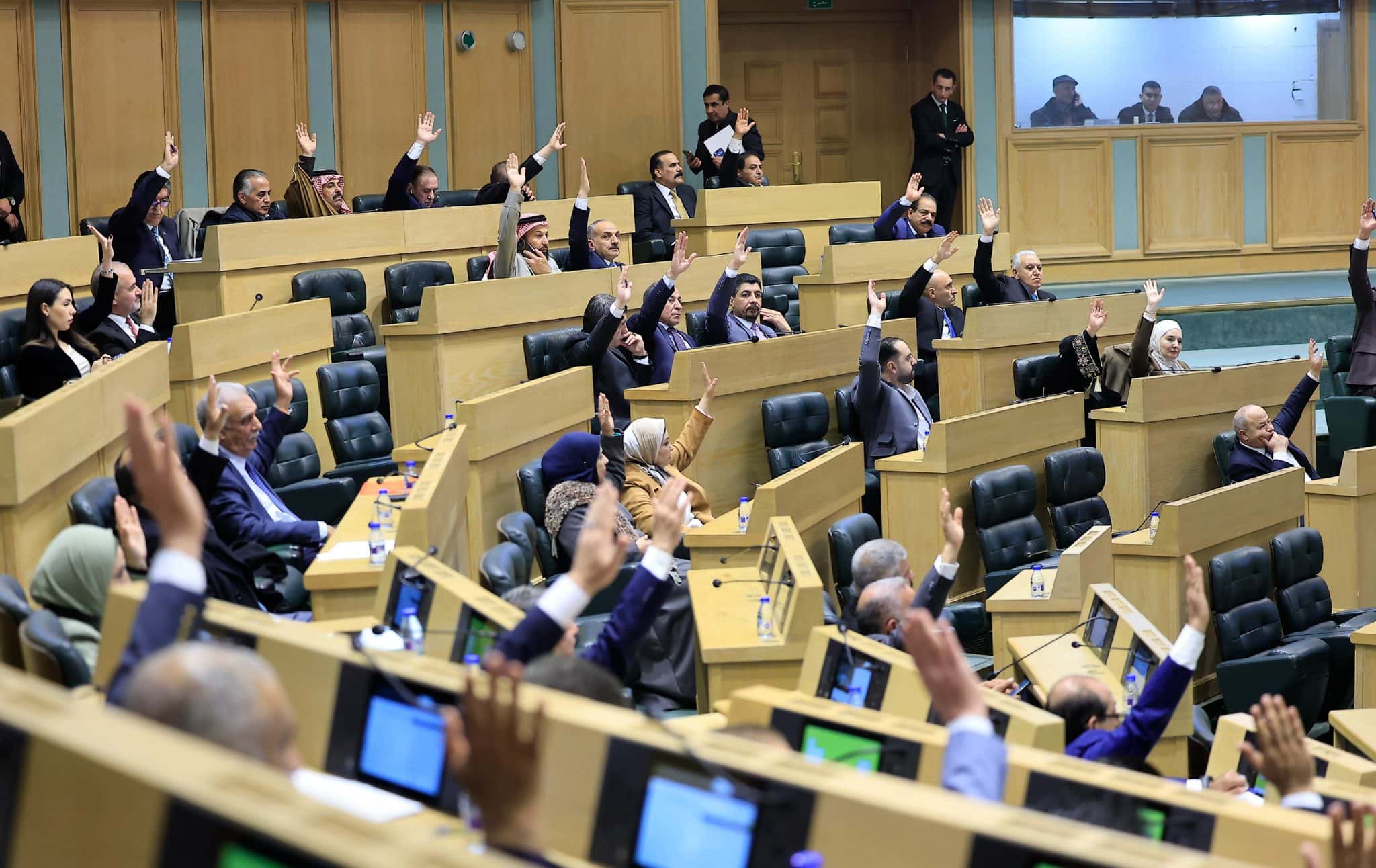 الدار - في تحرك نيابي لافت يعكس التحفظات على "مشروع قانون الضمان"، وق