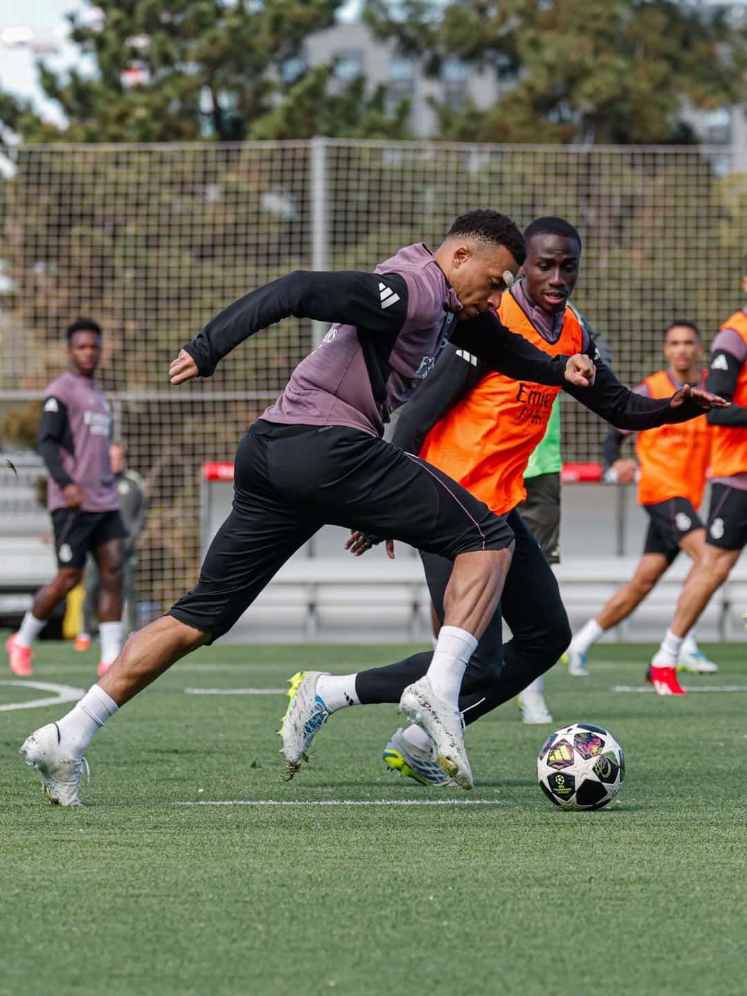 الدار - شارك المهاجم الفرنسي كيليان مبابي في التدريبات الجماعية لنادي