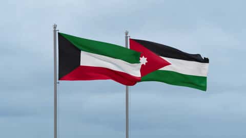 أكّد رئيس غرفتي صناعة الأردن وعمّان فتحي الجغبير أهمية تعزيز العلاقات