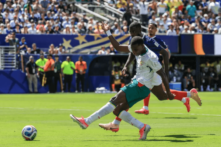 الدار -  انتهى الشوط الأول من المواجهة المرتقبة بين وصيف بطل العالم ال