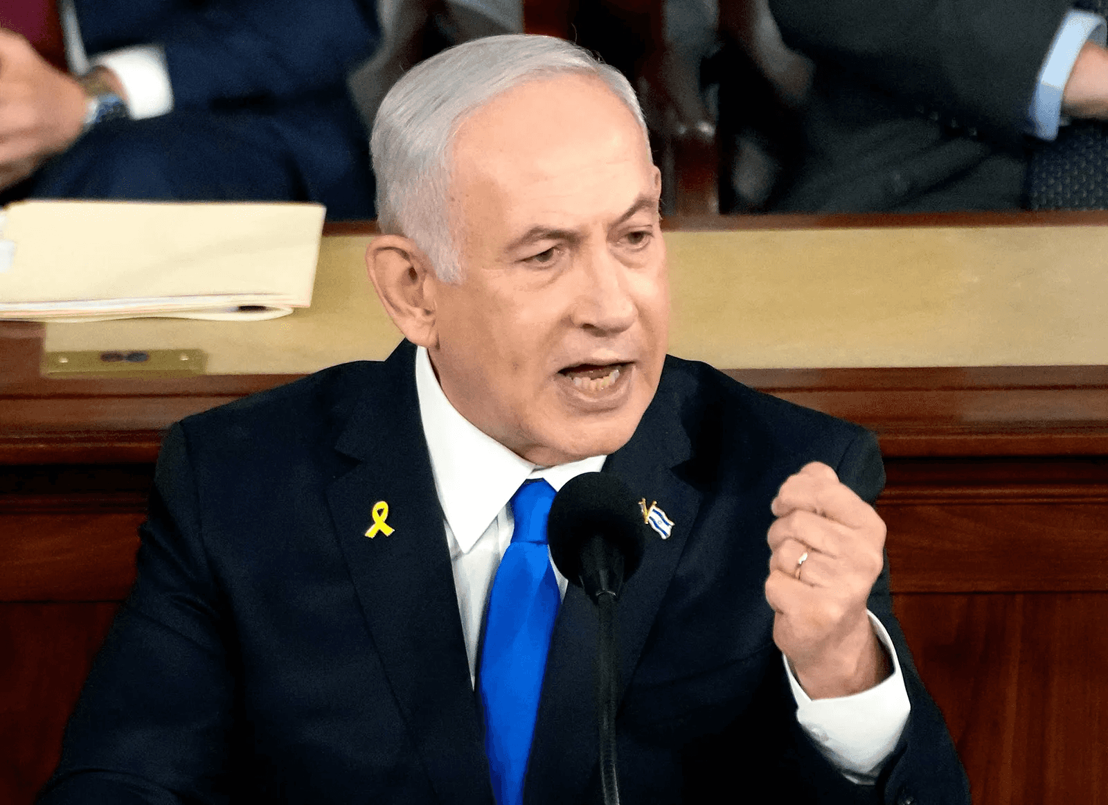 أعلن رئيس وزراء الاحتلال الإسرائيلي بنيامين نتنياهو عن إجرائه مشاورات