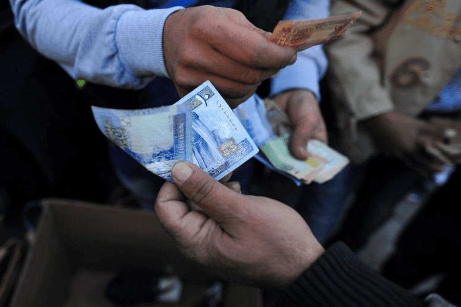 الدار - فادي الحمارنة - في وقت حذّر فيه خبراء اقتصاديون من اقتراب مرحل