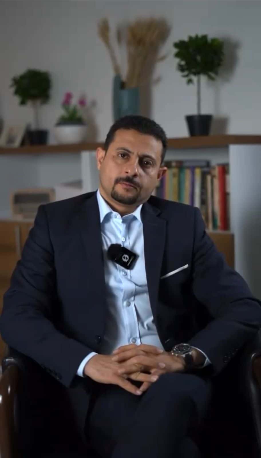 الدار - دكتور أشرف منصور - في زمن تتسارع فيه الأزمات وتتراجع فيه لغة ا