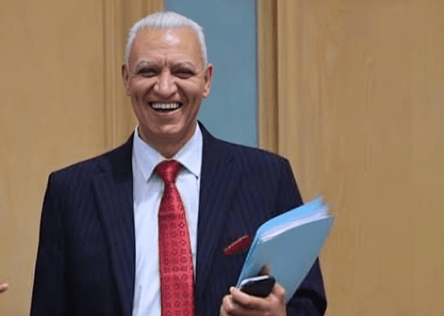 العموش يستحضر أغنية فيروز: تعا ولا تيجي لوصف اللامركزية