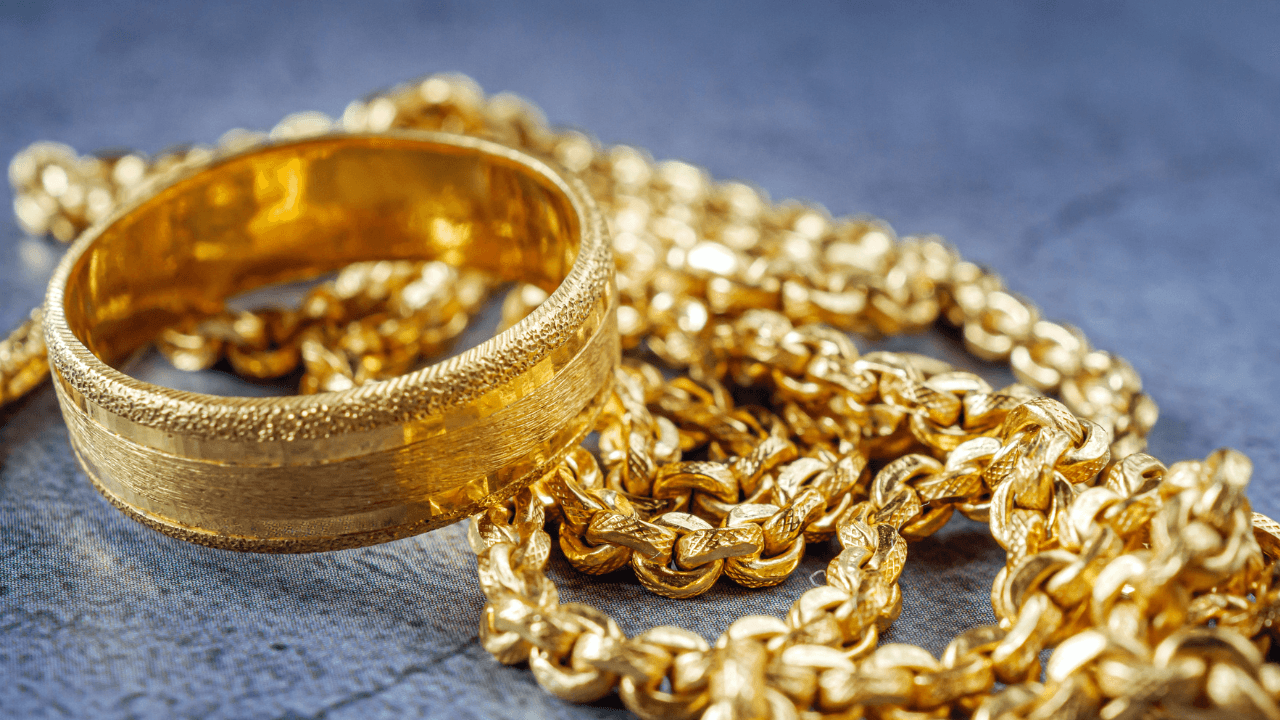 101.8 دينار سعر بيع غرام الذهب عيار 21 في الأردن الثلاثاء