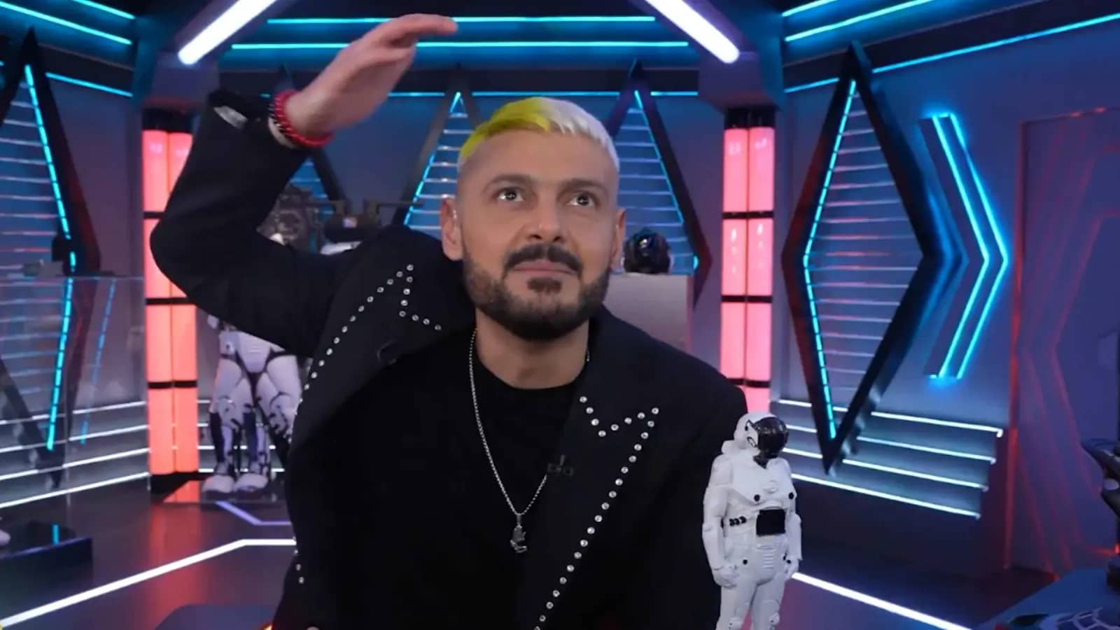 رامز جلال يتحرك قضائيا ضد أحمد ماهر.. والسبب "والده"