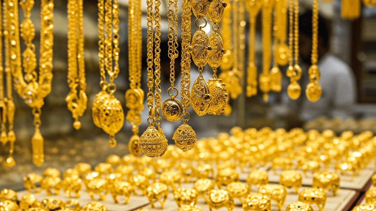 88 دينارا سعر بيع غرام الذهب عيار 21  الأحد