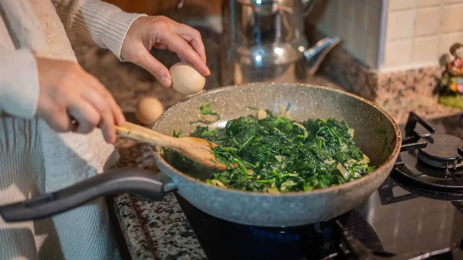 لا تتجاهل الطريقة.. عادات الطعام مهمة لاستفادة جسمك