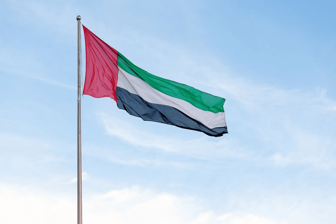 الإمارات تتصدر خليجيًا في جاهزية التنقل الكهربائي وتحتل المرتبة 22 عالميًا