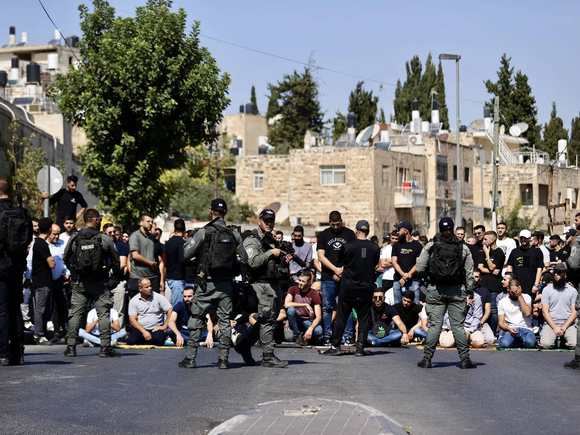 قوات الاحتلال تفرض قيوداً مشددة على وصول المصلين للمسجد الأقصى في الجمعة الأولى من رمضان