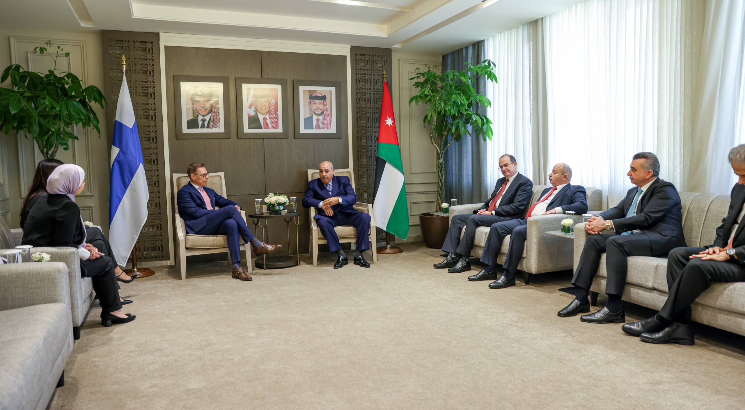 القاضي يستعرض أمام الرئيس الفنلندي مسارات التحديث الشاملة التي شرع بها الأردن