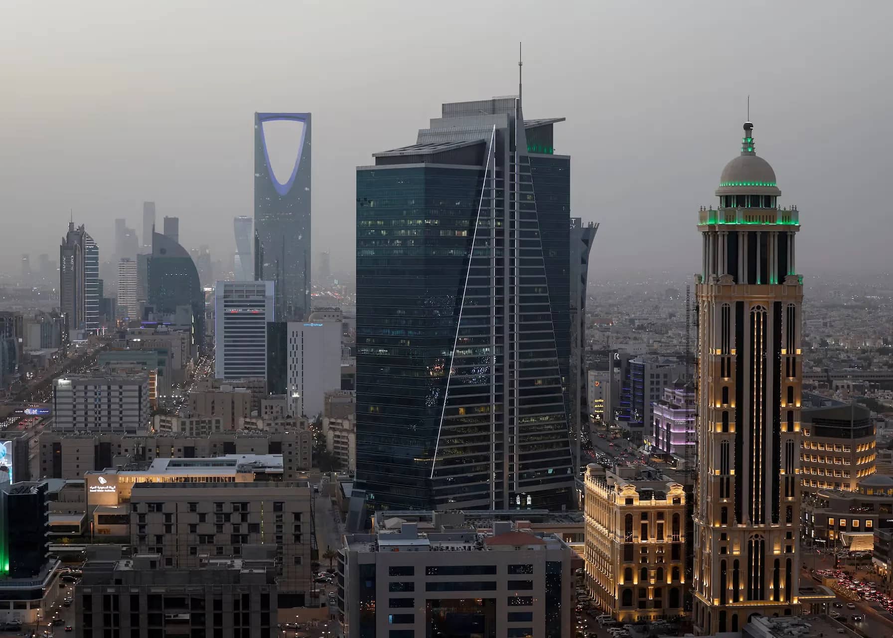 الحوثيون يستهدفون الرياض مجددا والتحالف يتصدى