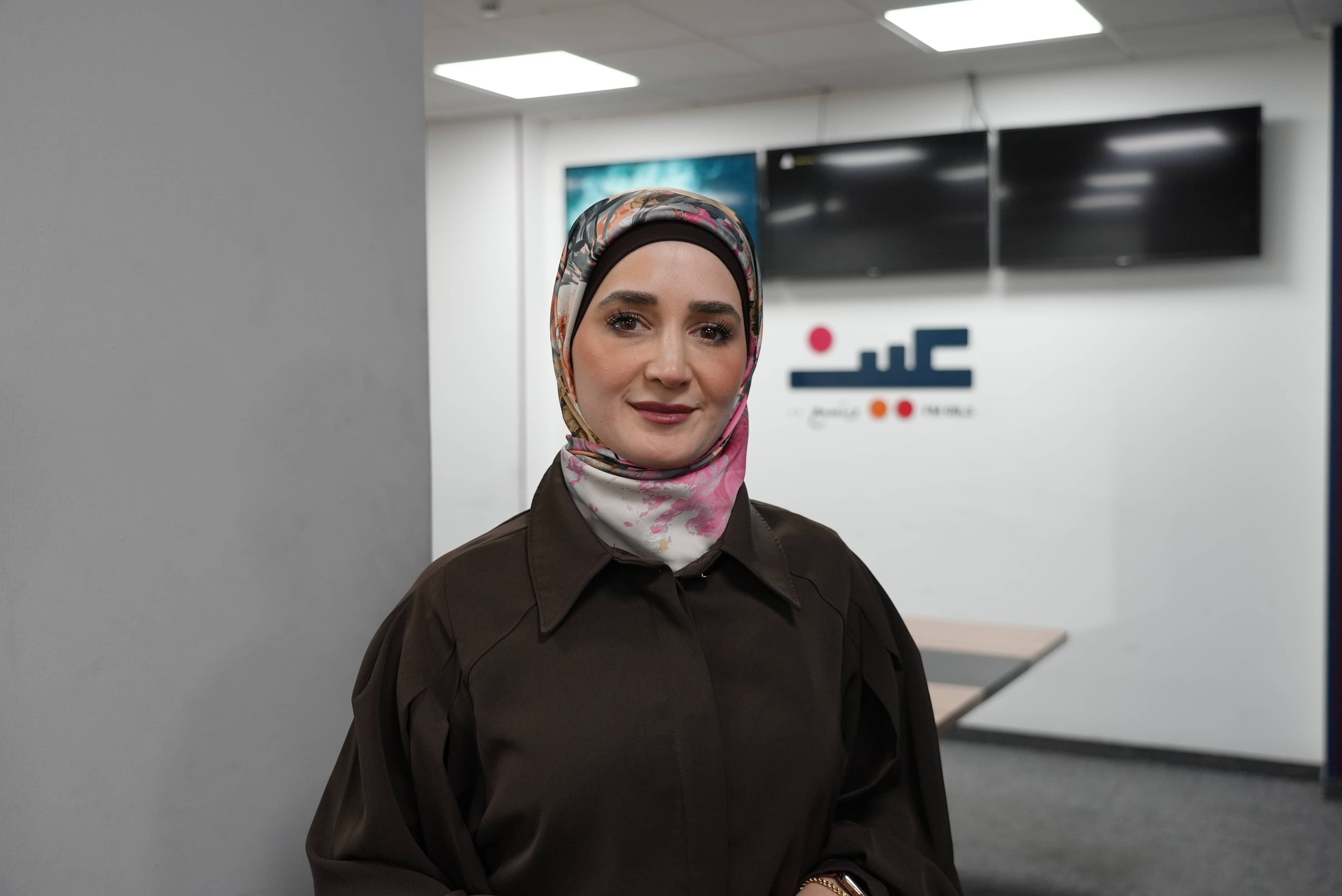 ناشطة رقمية لـ "عين إف إم": منصات التواصل تربي "وحوشاً" في بيوتنا.. وسجدة شكر لقرار حماية الأطفال