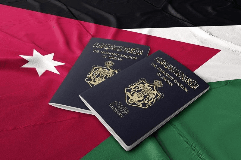 أردنيون يعملون بالخارج يطالبون بمراجعة نظام الإجازة بدون راتب