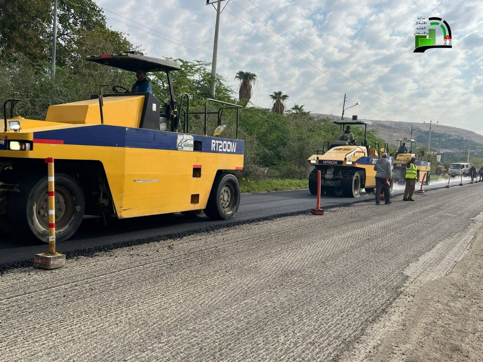 بتكلفة 180 ألف دينار.. الأشغال تباشر صيانة طريق السكنة باتجاه الشونة والكرامة