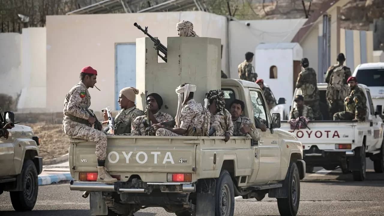 رويترز: مقتل 18 شخصاً بهجوم حوثي استهدف معسكراً تدريبياً للحكومة اليمنية