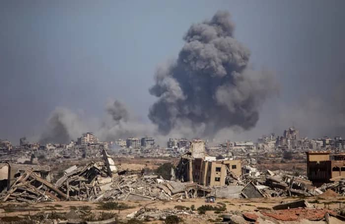 مصادر فلسطينية: قصف مدفعي للاحتلال يستهدف عدة مناطق في غزة