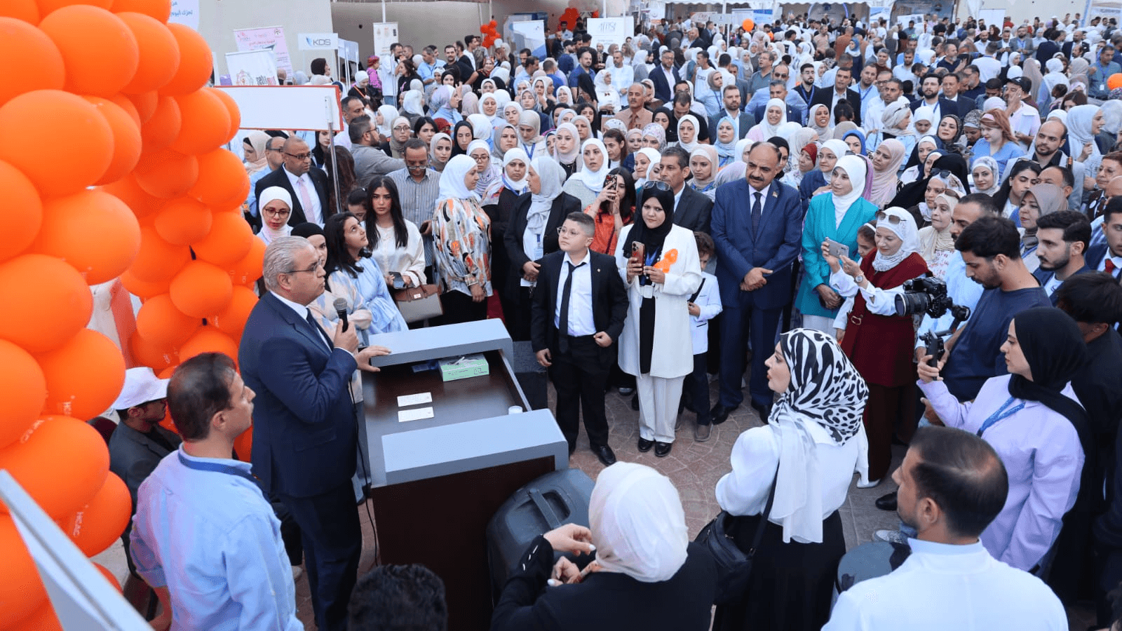 البدور: بعثات دراسية لأبناء العاملين ومخاطبات لتوفير أراضٍ في عمرة لموظفي وزارة الصحة