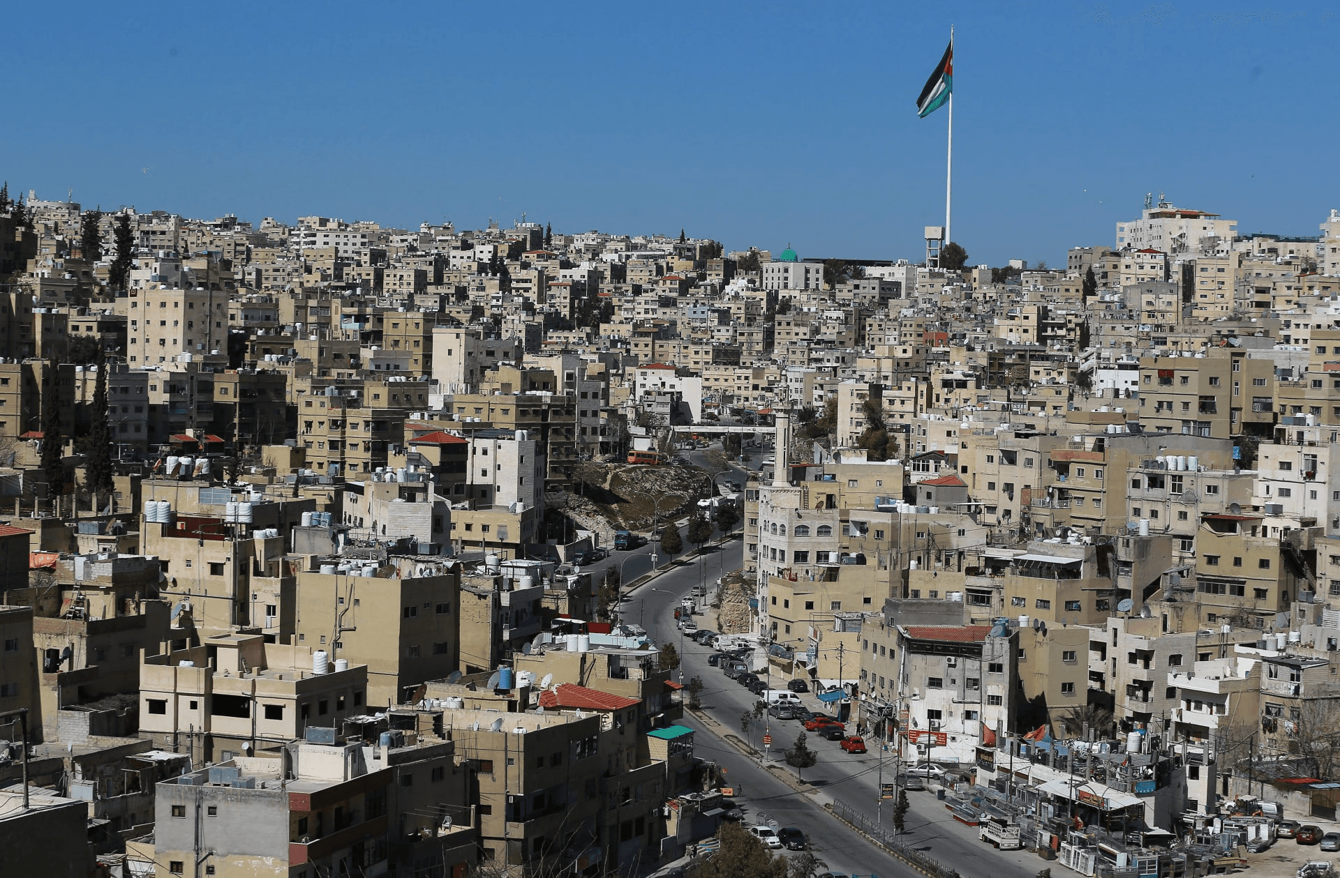 أجواء صيفية اعتيادية في الأردن الأحد والاثنين